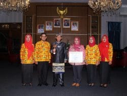 Lampura Raih Penghargaan APE