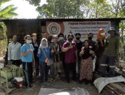 Tim PKM UWP Tingkatkan Pendapatan Peternak dengan Pembuatan Pupuk Organik Kompos