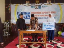 Penandatanganan Prasasti Perpustakaan SMP Badridduja Full Day School Kraksaan oleh Ketua PD-GPMB Probolinggo