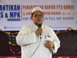 KH Tauhidullah Badri Menyayangkan, Toko Buku di Kraksaan Probolinggo Kalah Meningkat Dibanding Toko Makanan