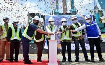 Bupati bersama jajaran PT saat memulai pelaksanaan Ground Breaking