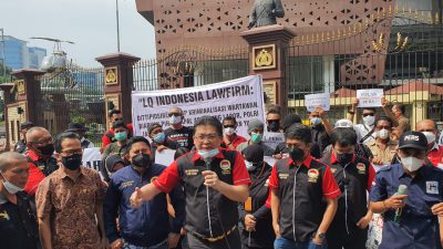 Puluhan Advokat Dan Ratusan Awak Media Gelar Aksi Damai di Mabes Polri, Minta Stop Kriminalisasi Wartawan