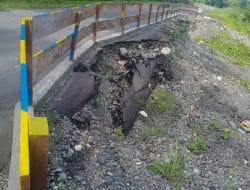 Tak Kunjung Diperbaiki, Jalan Rusak di Oransbari Mansel Diduga Ada Pembiaran Dari Instansi Terkait