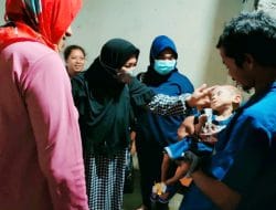 Aksi Spontan Ketua Persit KCK Koorcab Rem 081 Jenguk 2 Balita di Nganjuk