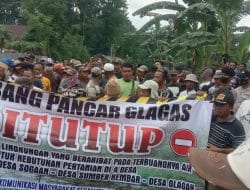 Warga 4 Desa Kecamatan Pakuniran Demo Penambangan Pasir di Aliran Sungai Pancar Glagas