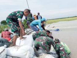 Bersama Elemen Masyarakat, Karya Bakti Koramil Kanor Dukung Pemkab Bojonegoro