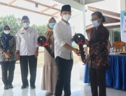 Kunci Kios Pujasera Prigi Trengggalek Resmi Diserahkan ke 66 Pedagang