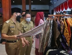 ASN di Trenggalek Wajib Berpakaian Dinas Hasil Produk UMKM