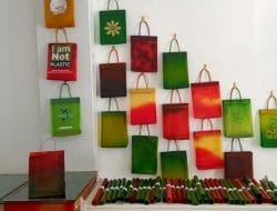 Sudah Teruji di UMKM, KKP Terus Sempurnakan Plastik Biodegradable dari Rumput Laut