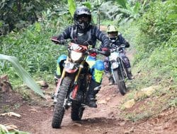 Naik Trail, Danrem 081/DSJ Bantu Masyarakat Terpencil di Kaki Gunung Wilis