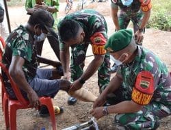 Haru, Tete Natalie Terima Kaki Palsu dari Satgas Pamtas RI-PNG Yonif 123/RW