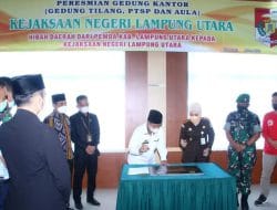 Resmikan PTSP dan Aula Kejaksaan, Bupati Apresiasi Kejari Lampura
