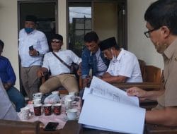 Kunjungan Adib Patoni ke KPU dan Kesbangpol Belum Bawa Dokumen Asli