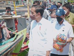 Menteri Trenggono Dampingi Presiden Jokowi Serap Aspirasi Nelayan Cirebon