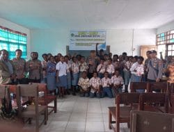 Polres Deiyai Berikan Pemahaman Tentang Keamanan Lingkungan di SMA Katholik Aweidabi