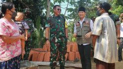 Peninjauan lapangan pelaksanaan TMMD di Trenggalek Jawa Timur