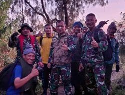 Tingkatkan Jiwa Korsa, Danrem 081/DSJ Kolonel Deni dan Anggotanya Taklukan Puncak Lawu