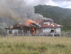 Polisi Dalami Kasus Pembakaran Kantor Distrik Yatamo Kabupaten Paniai