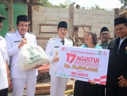 Dua Rumah di Bedah, Gus Ipin Inginkan Sandang Pangan Papan Warga Terpenuhi