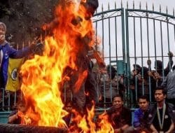 Pasca Harga BBM Naik, Perkantoran Pemerintah Kabupaten Bogor Didemo Mahasiswa