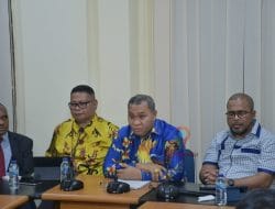 Gelar Konferensi Pers, Kuasa Hukum  Jelaskan Ketidakhadiran Enembe di KPK
