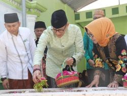 Kembangkan Sentra Ekonomi Kreatif, Menparekraf RI Kunjungi Sejumlah Makam Di Jombang
