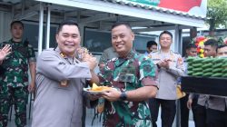 HUT TNI Ke-77, Kapolda Metro Beri Kejutan kepada Pangdam Jaya