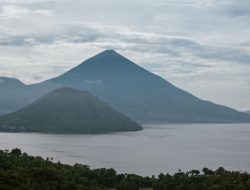 Menparekraf: Pulau Maitara Salah Satu Daya Tarik Wisata Terkuat di Ternate
