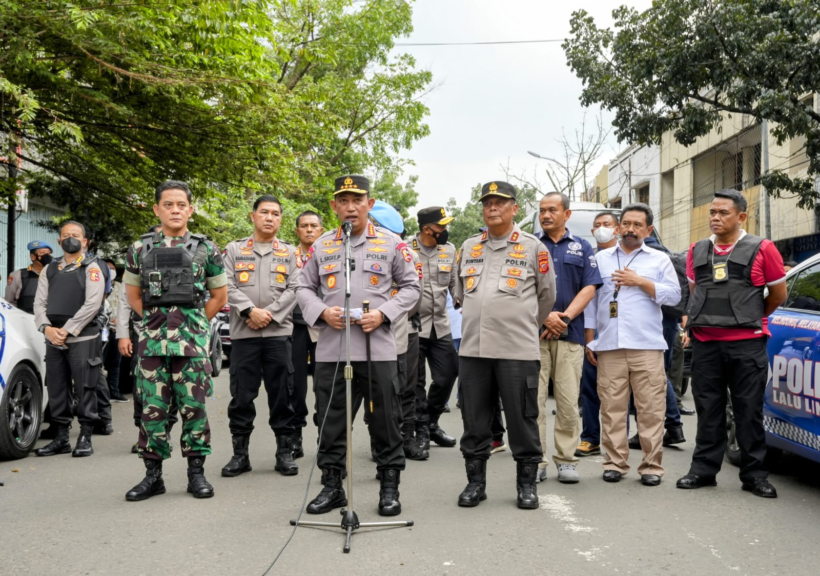 Kapolri Instruksikan Usut Tuntas Bom Bunuh Diri Polsek Astana Anyar ...