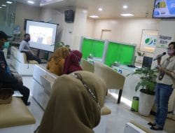 Karyawan dan Peserta BPJAMSOSTEK Surabaya Tanjung Perak Sepakat Lawan Korupsi