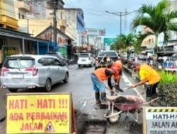 Beri Rasa Aman Jelang Nataru, Pemkab Asahan Perbaiki Rias Jalan