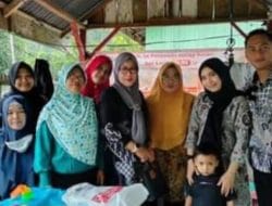 Ketua TP PKK Kecamatan Kota Kisaran Barat Mengunjungi Posyandu Sadewa Sei Renggas