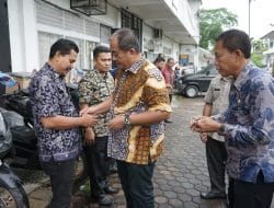Serahkan 8 Unit Sepeda Motor, Wabup Zainal Minta Staf Lebih Efektif