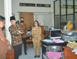 Gus Ipin Sidak Awal Tahun, Spirit Pelayanan Pegawai di Trenggalek Juga Baru