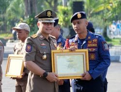 Wali Kota Eri Beri 15 Penghargaan pada Warga hingga Tim Rescue