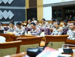 Hadir Rapat Kerja DPR RI, Kapolri Kenalkan Pejabat Baru di Lingkungan Polri