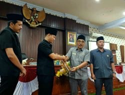 Gelar Paripurna, DPRD Trenggalek Serahkan Catatan LKPJ Bupati 2022