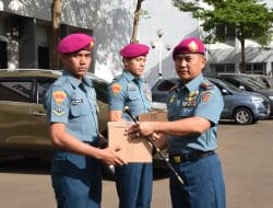 Dandenma Mako Kormar Serahkan Paket Lebaran, Kerjasama Korps Marinir dengan Mitra Bank