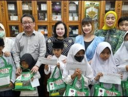 Gelar  Santunan Anak Yatim, Klinik Bedah Plastik Queen Gandeng Artis Ibukota