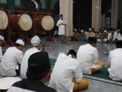 Bupati Trenggalek Tabuh Bedug Mengawali Gema Takbir Idul Fitri 1444 Hijriah