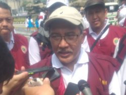 Ribuan Nakes Unjuk Rasa Sepanjang Jalan Medan Merdeka, Tolak Omnibus Law