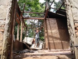 Rumah Sepasang Lansia di Kabupaten Dharmasraya Dapat Bantuan Program ATENSI Kemensos