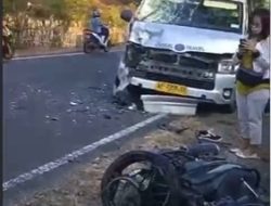 Kecelakaan Maut Travel Vs Pengendara Motor Tewas Di Tempat