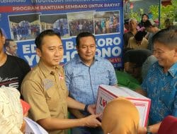 Ibas Salurkan Bantuan UMKM, Bedah Rumah dan Ribuan Sembako di Trenggalek