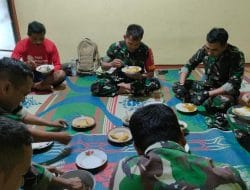Indahnya Kebersamaan, Personil Kodim 0801/Pacitan Makan Bersama Di Lokasi Pra TMMD Ke- 117