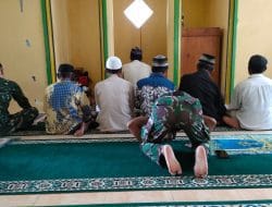 Sholat Berjamaah, Sarana Personil Pra TMMD Ke-117 Kodim 0801/Pacitan Lebih Dekat Dengan Masyarakat