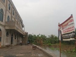 Abaikan Larangan, Spanduk Politikus DPRD Depok Terpasang di Area Tempat Ibadah HKBP Cilodong