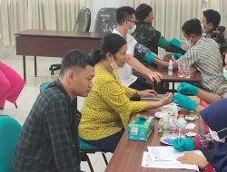 Bacaleg PKB Asal Surabaya Dita Indah Sari Gelar Pemeriksaan Kesehatan Bagi Pekerja Informal
