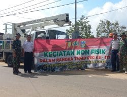 Sasaran Non Fisik TMMD Ke-117 Kodim 0801/Pacitan, Pasang Lampu Penerangan Jalan Umum.
