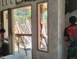 Satgas TMMD Ke-117 Kodim 0801/Pacitan, Kerjakan Sasaran Fisik RTLH Tahap Pengecatan Dinding